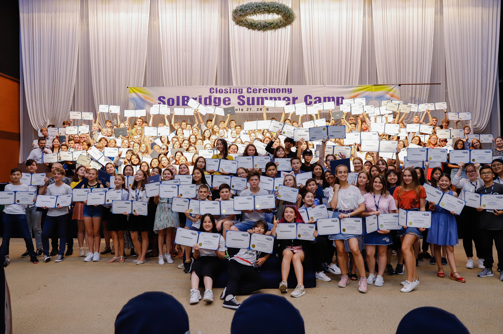 Sinh viên từ nhiều nơi trên thế giới