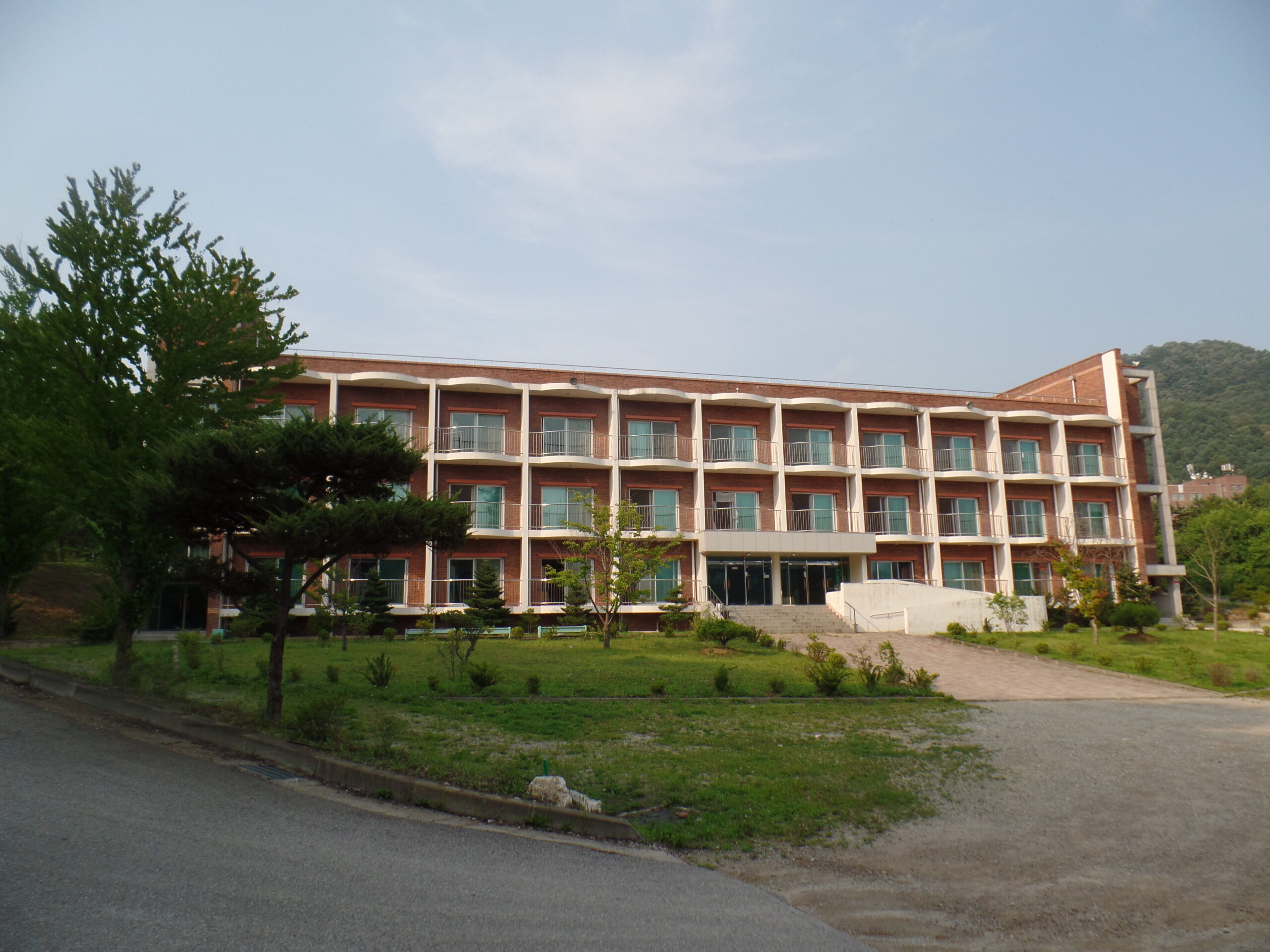 Khuôn viên ký túc xá trường Đại học Songgok